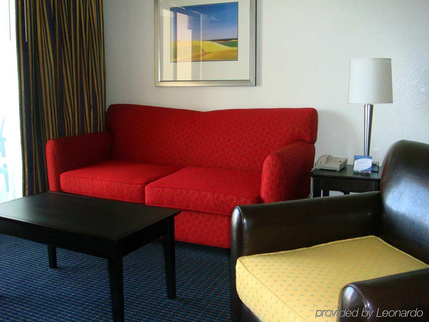 Hampton Inn & Suites Anaheim Garden Grove Room photo